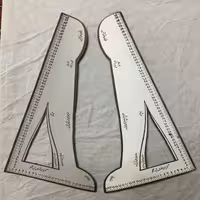 یک عدد گونیا(اشل) خیاطی 30 سانت و یک عدد 15 سانت مقوایی