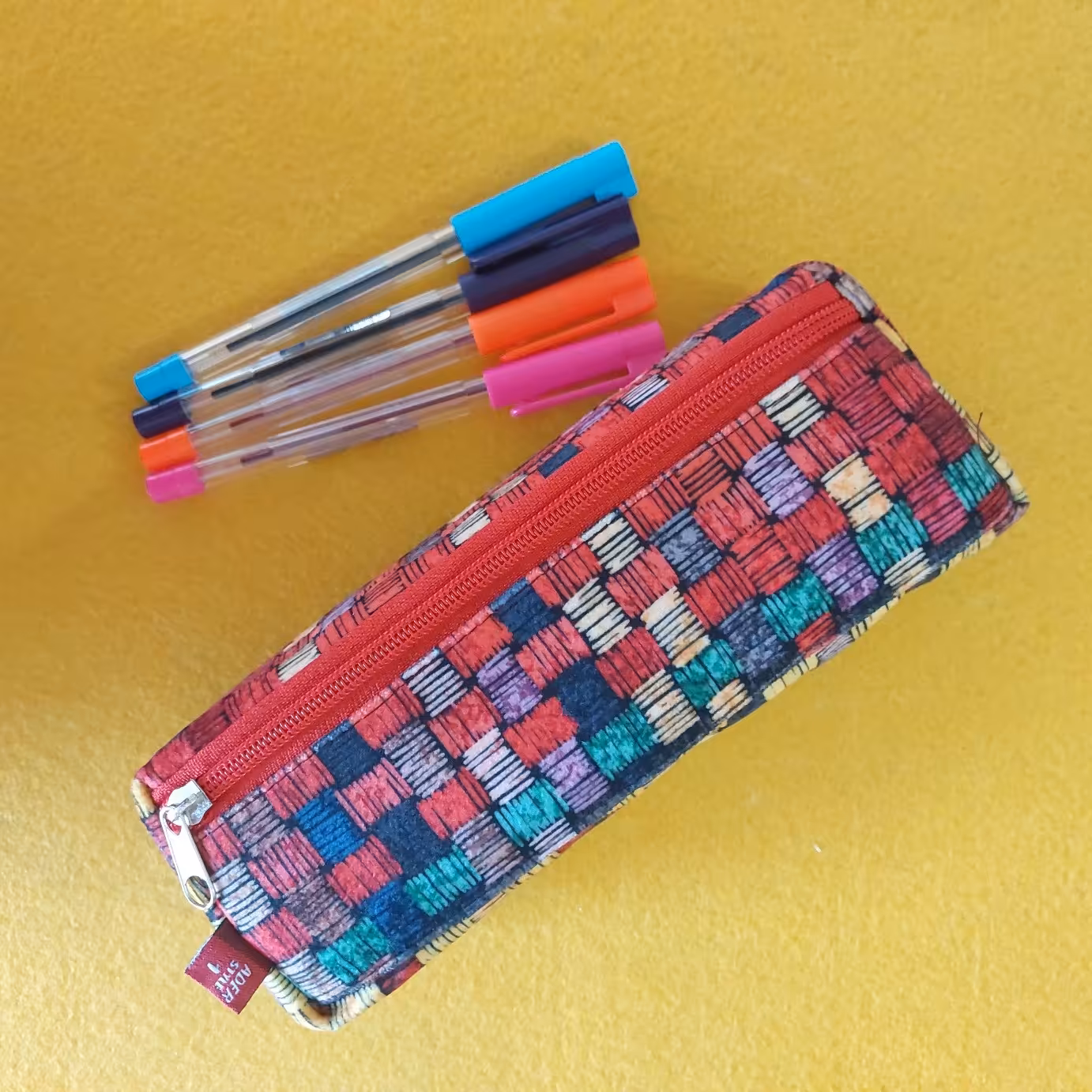 جامدادی دو زیپ پارچه مخملی دانشجویی