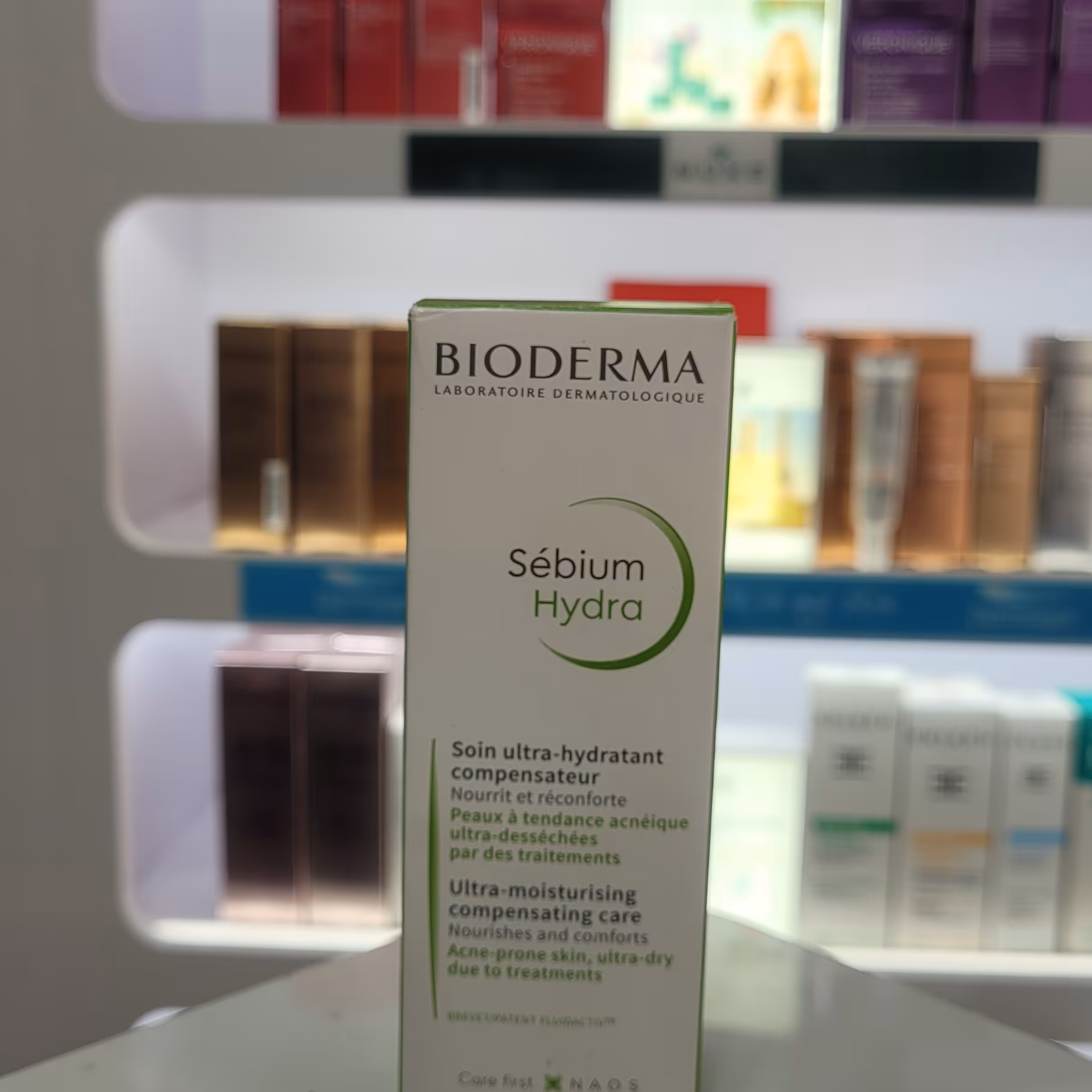 کرم مرطوب کننده بایودرما مدل سبیوم هیدرا