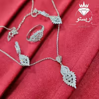 نیمست نقره امرالد(با زنجیر )بسیار شیک با عیار 925 و آبکاری طلاسفید با زنجیر دیپلمات 45cm همراه با فاکتور