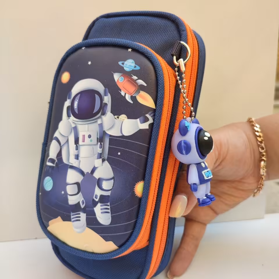 جامدادی فضانورد