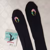 جوراب سه ربع ضخامت 120 گلدوزی شده طرح نعل 