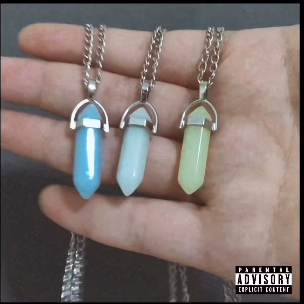 گردنبند منشور شب رنگ 