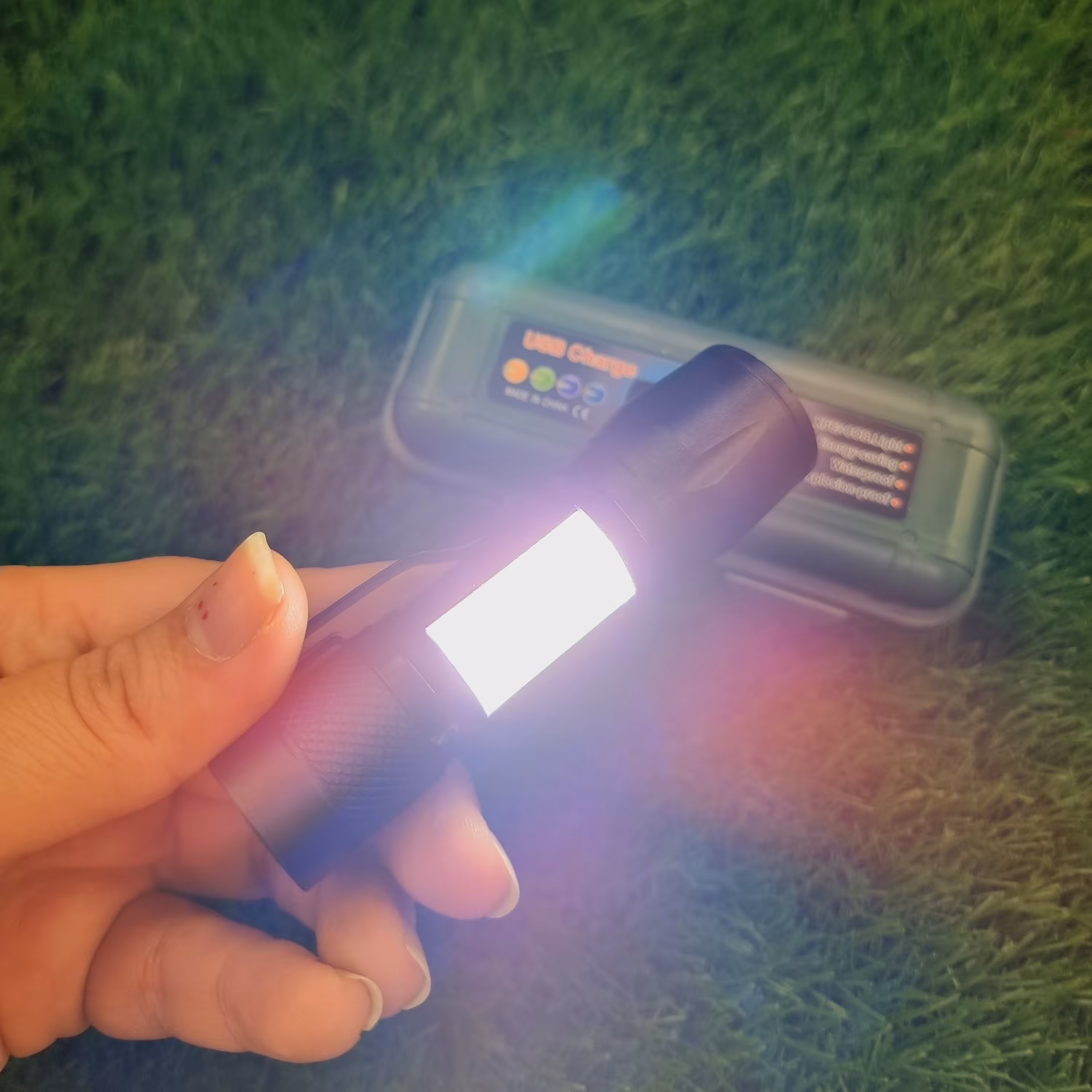 چراغ قوه پلیسی کوچک و پرنور با تنظیم سه حالت مختلف  و شارژی