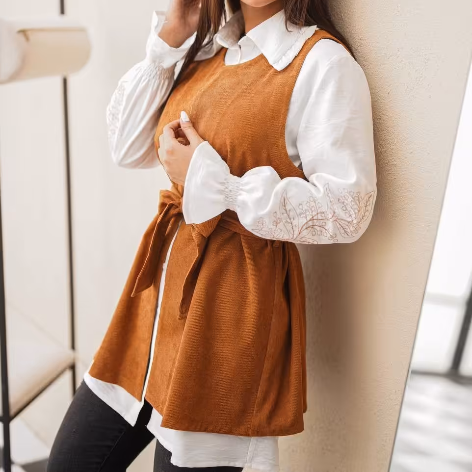 دو تکه وست کبریتی و شومیز گلدوزی کرسپو بوهم