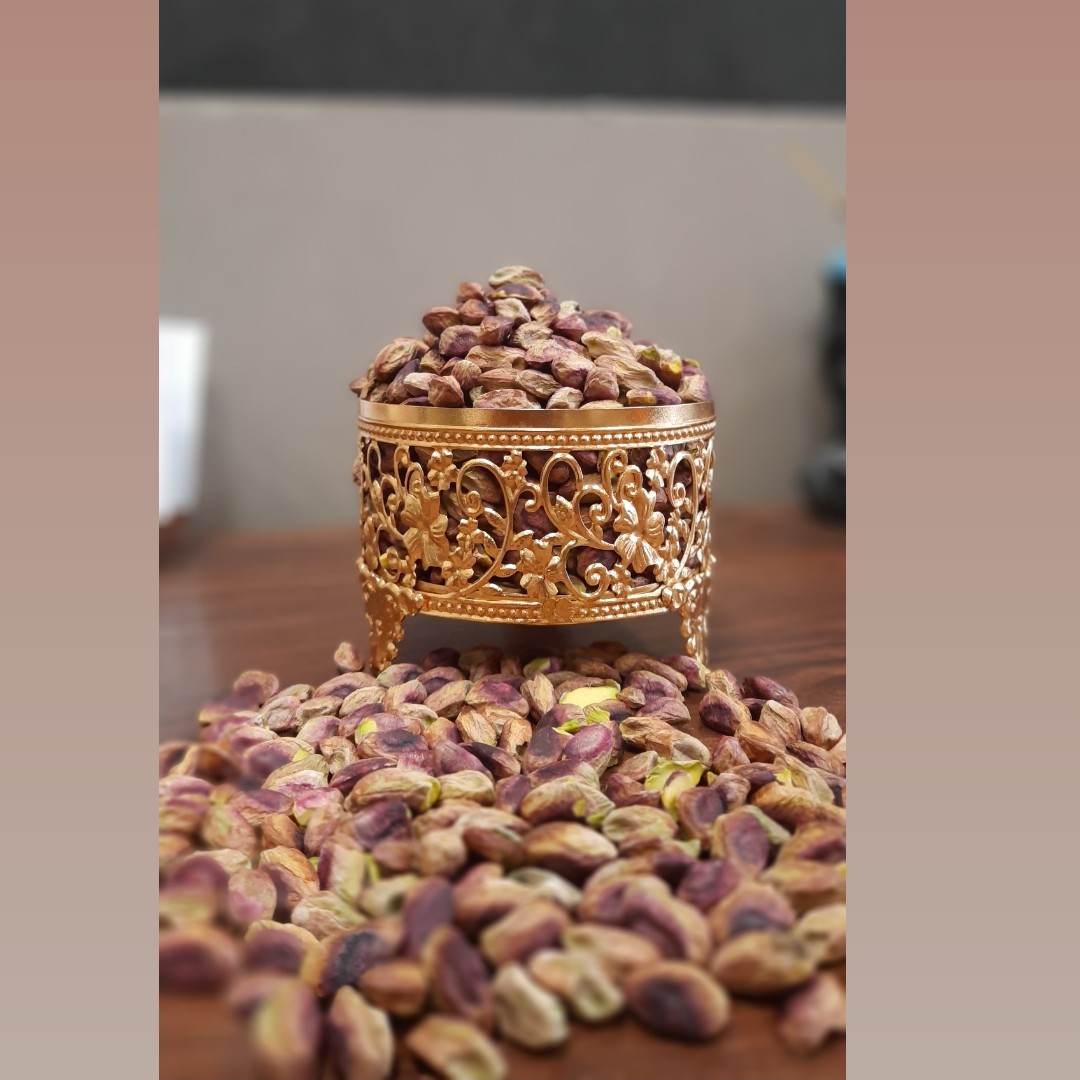 مغز پسته دست شکن