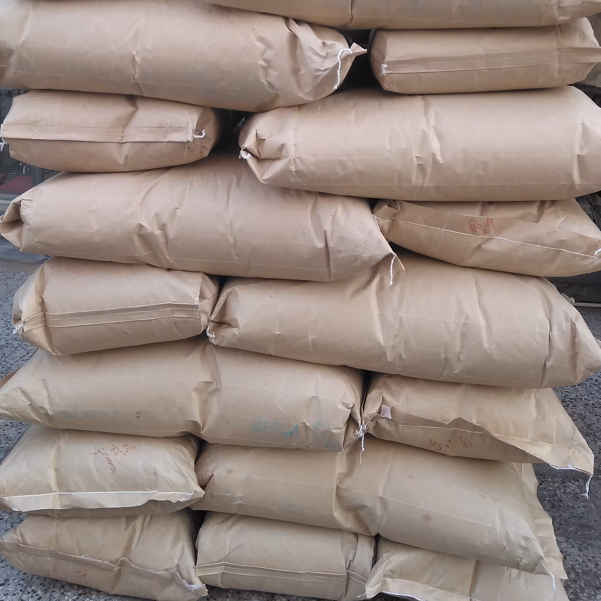 دانه قهوه 50%ارابیکا 50%روبستا. روست مدیوم. بسیار خوش عطر طعم. 