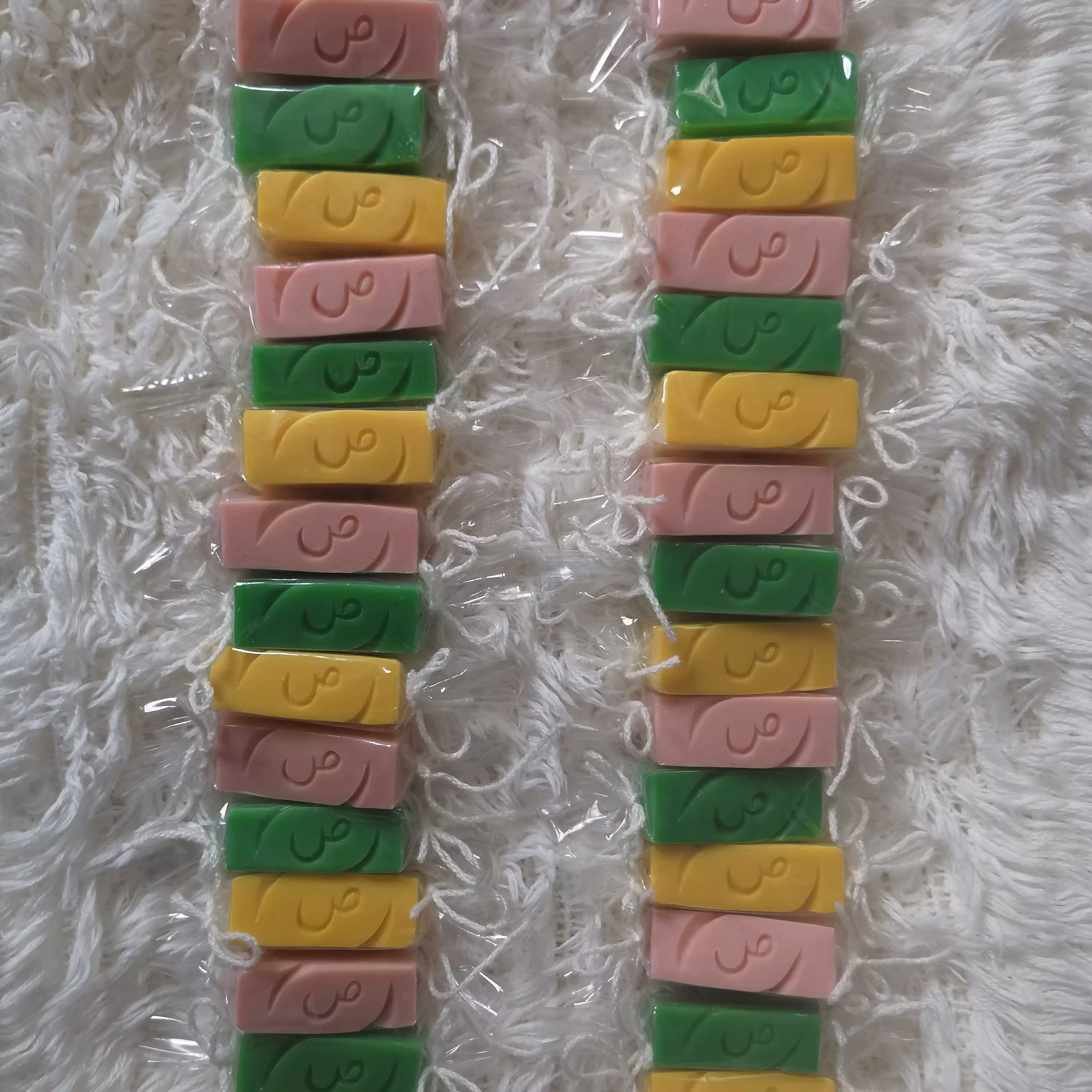 صابون‌ (یک عددی) طرح حرف ص
صابون تزئینی (یک عدد) طرح ص
صابون تزیینی (یک عدد) طرح ص