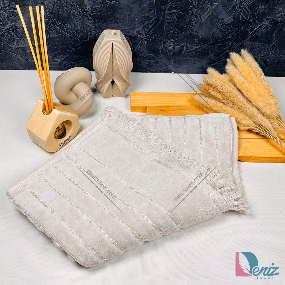 حوله دستی طرح کارمن رنگ کرم