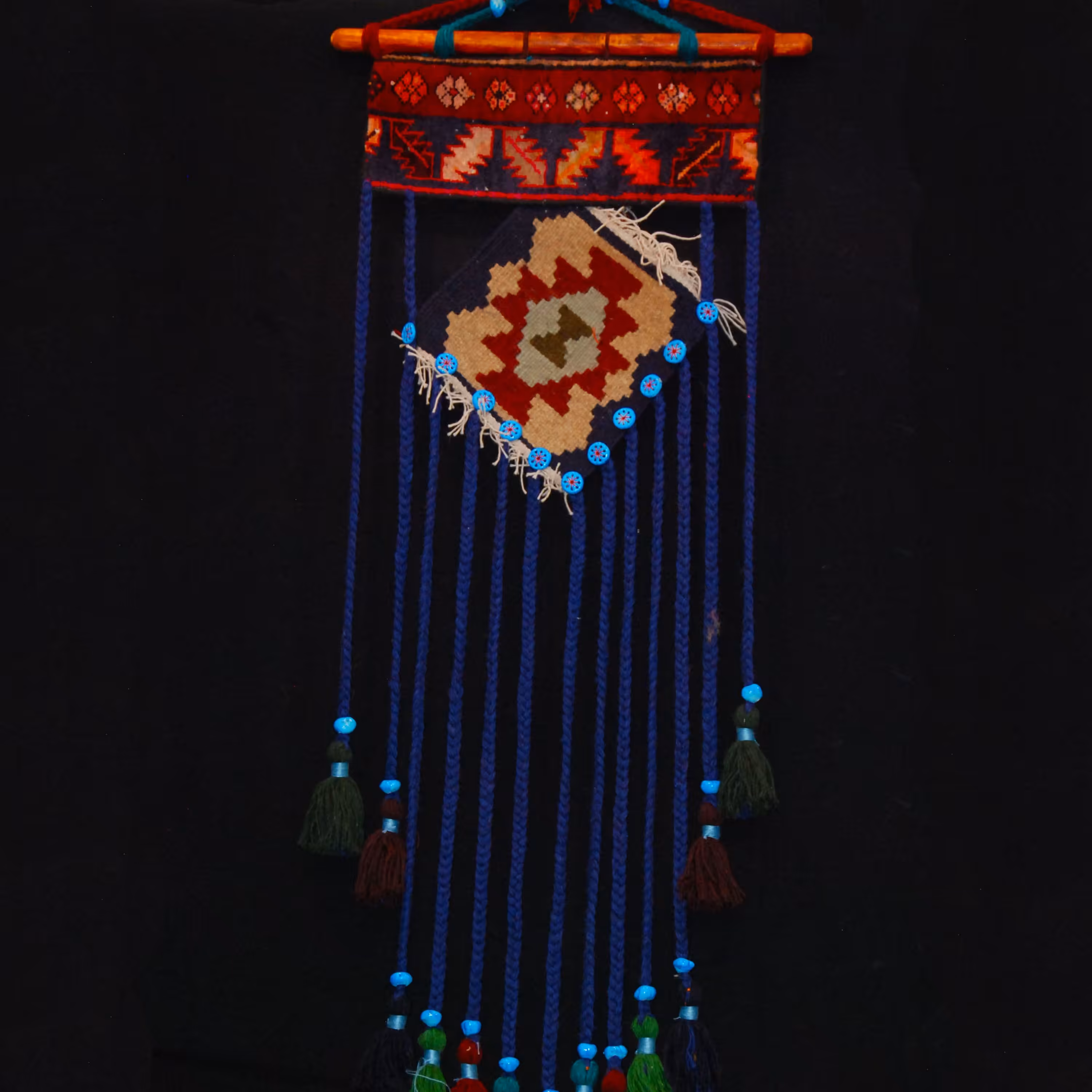 آویز سنتی از جنس فرش دستبافت