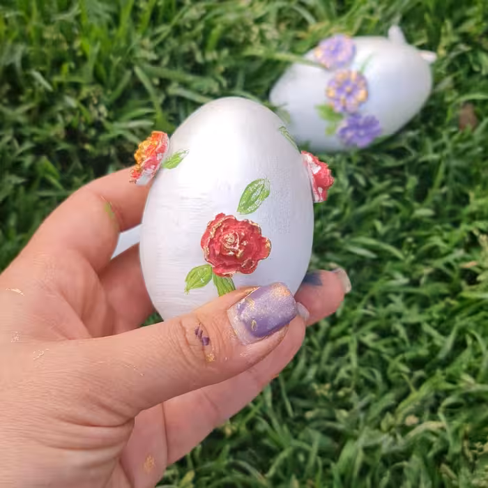 تخم مرغ سفالی گل برجسته گل رز 