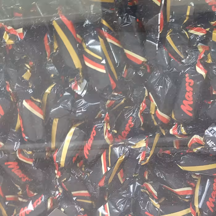 شکلات کوچیک  MARSدر بسته بندی 1 کیلوئی .مغزدار.مناسب پذیرائی