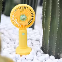 پنکه دستی  و رومیزی شارژی فانتزی طرح قورباغه با نمک  رنگ زرد