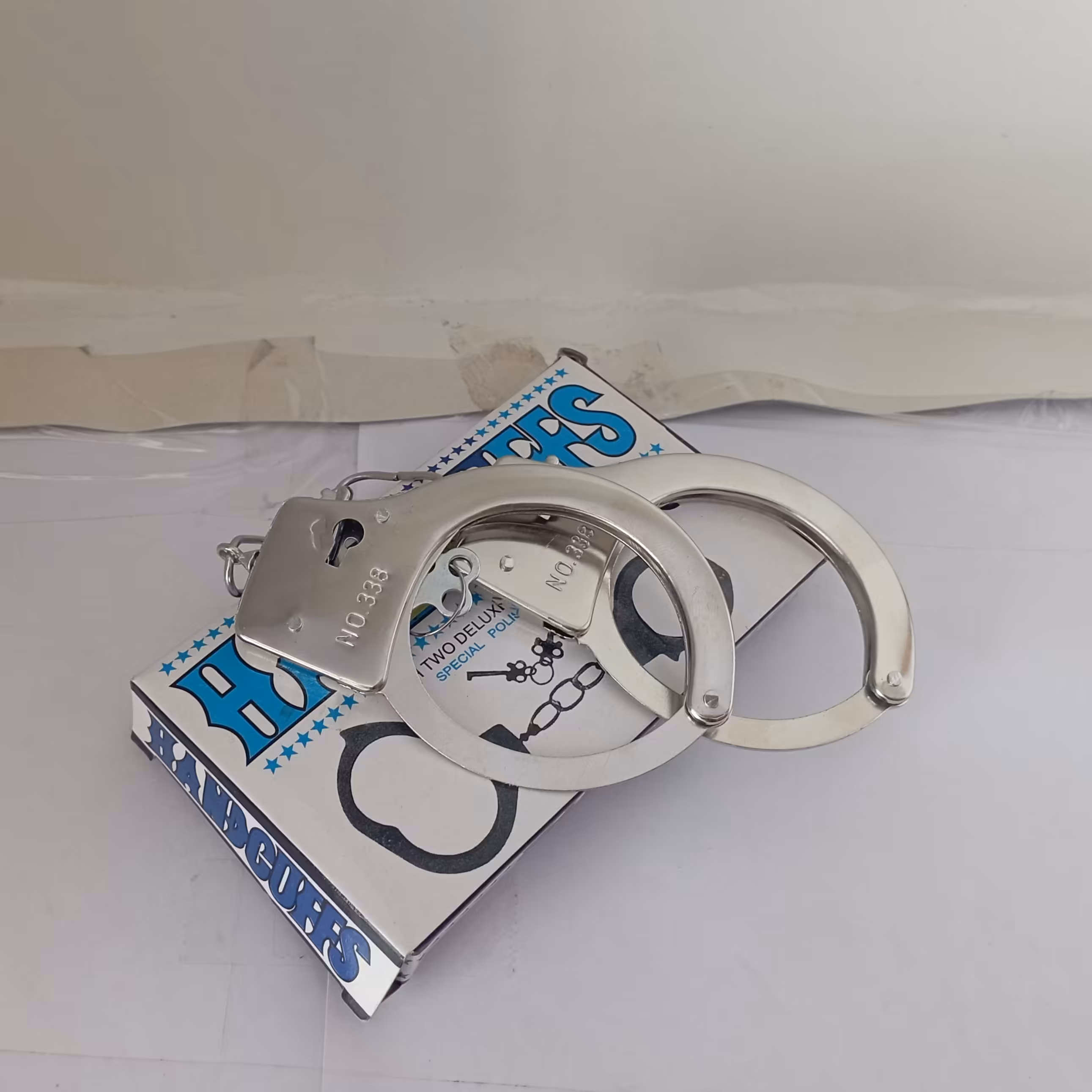 دستبند پلیسی فلزی