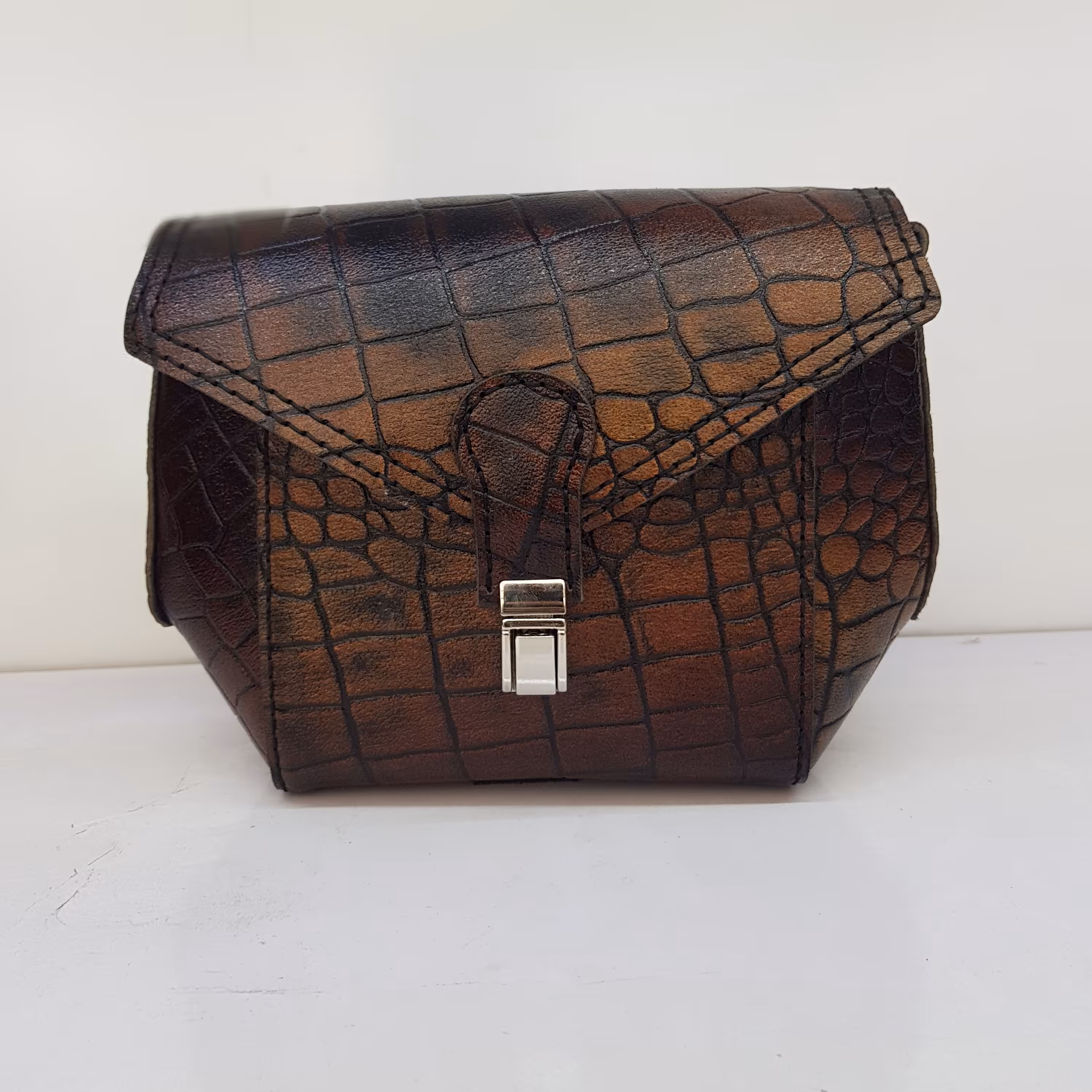 کیف زنانه چرم طبیعی M223 دستدوز