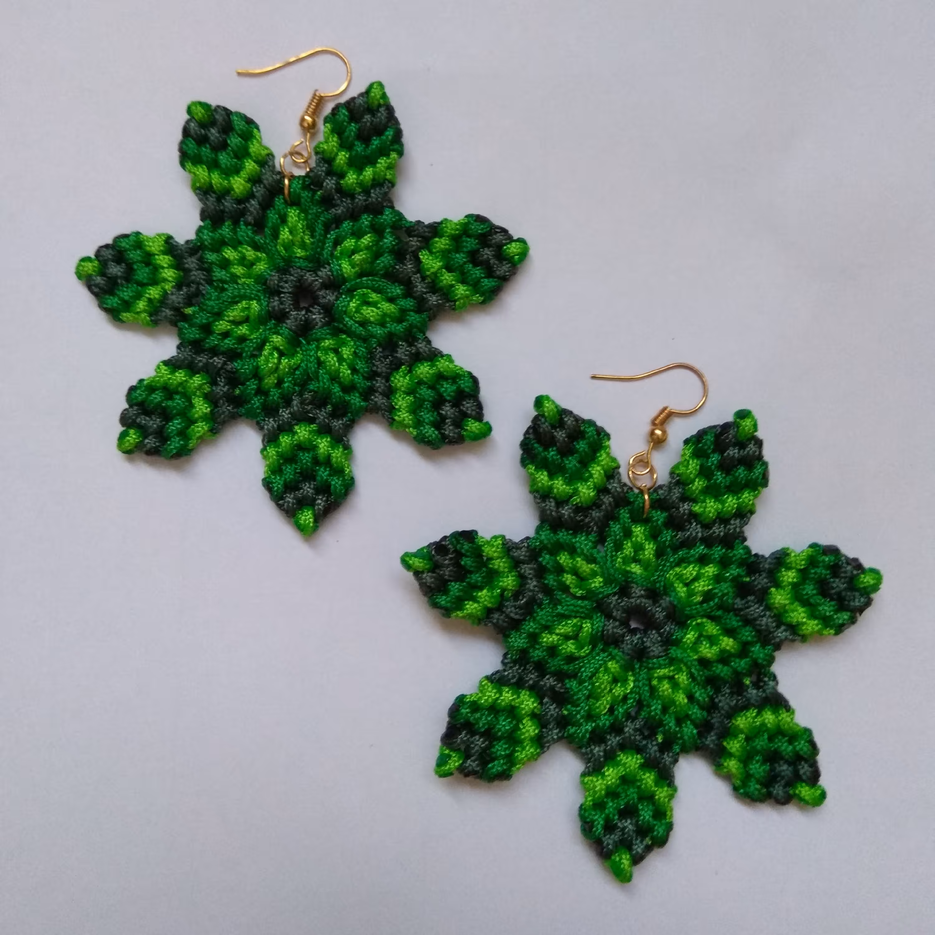 گوشواره ی ستاره ای سبز