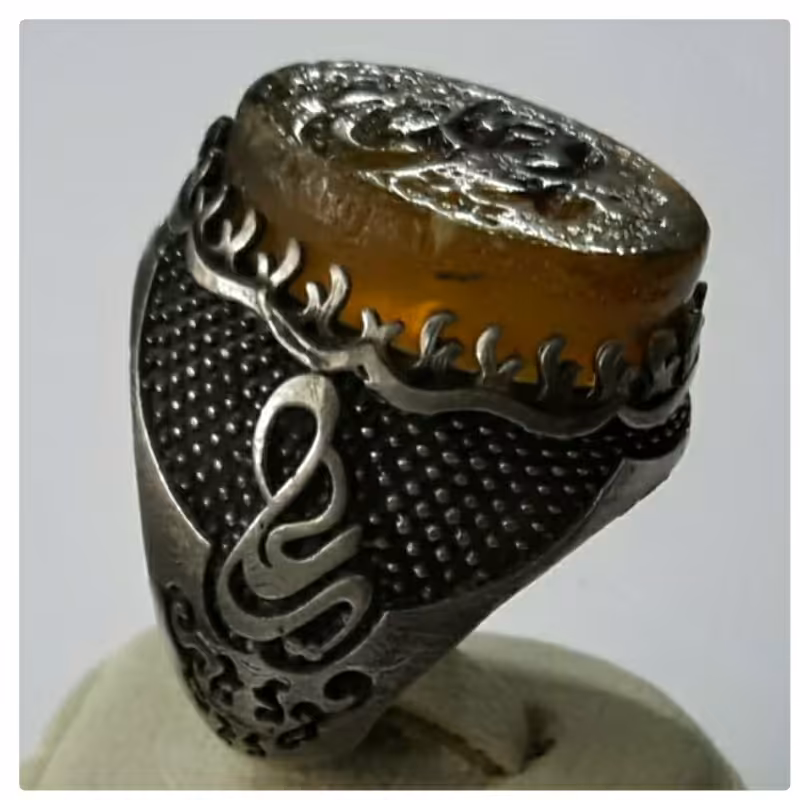 انگشتر کهربا خطی نگین و رکاب یا علی ع