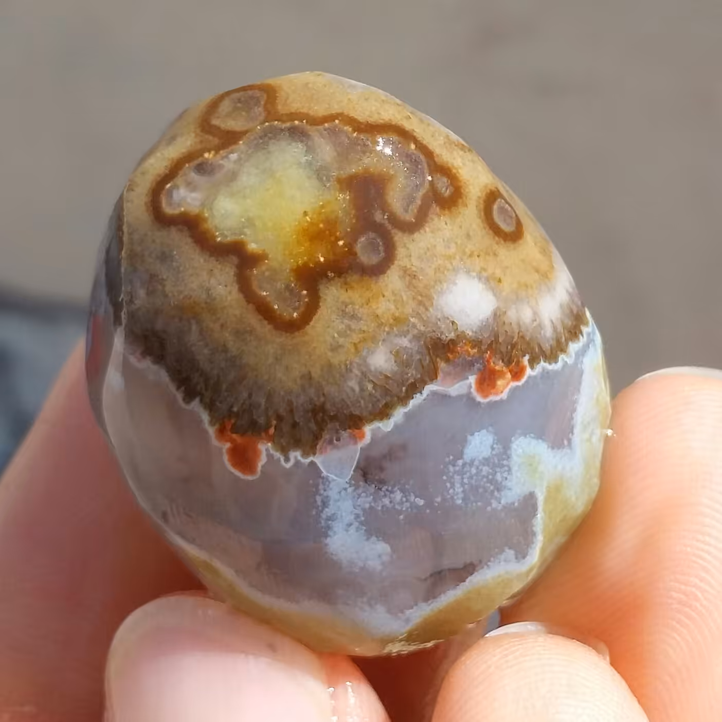 سنگ راف خام عقیق باباقوری سلطانی درشت موکول دار رحمانی بسیار قوی برش نخورده 100 در 100 طبیعی شاهکار خلقت
کد 11073