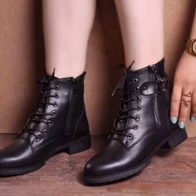 نیم بوت بنددار