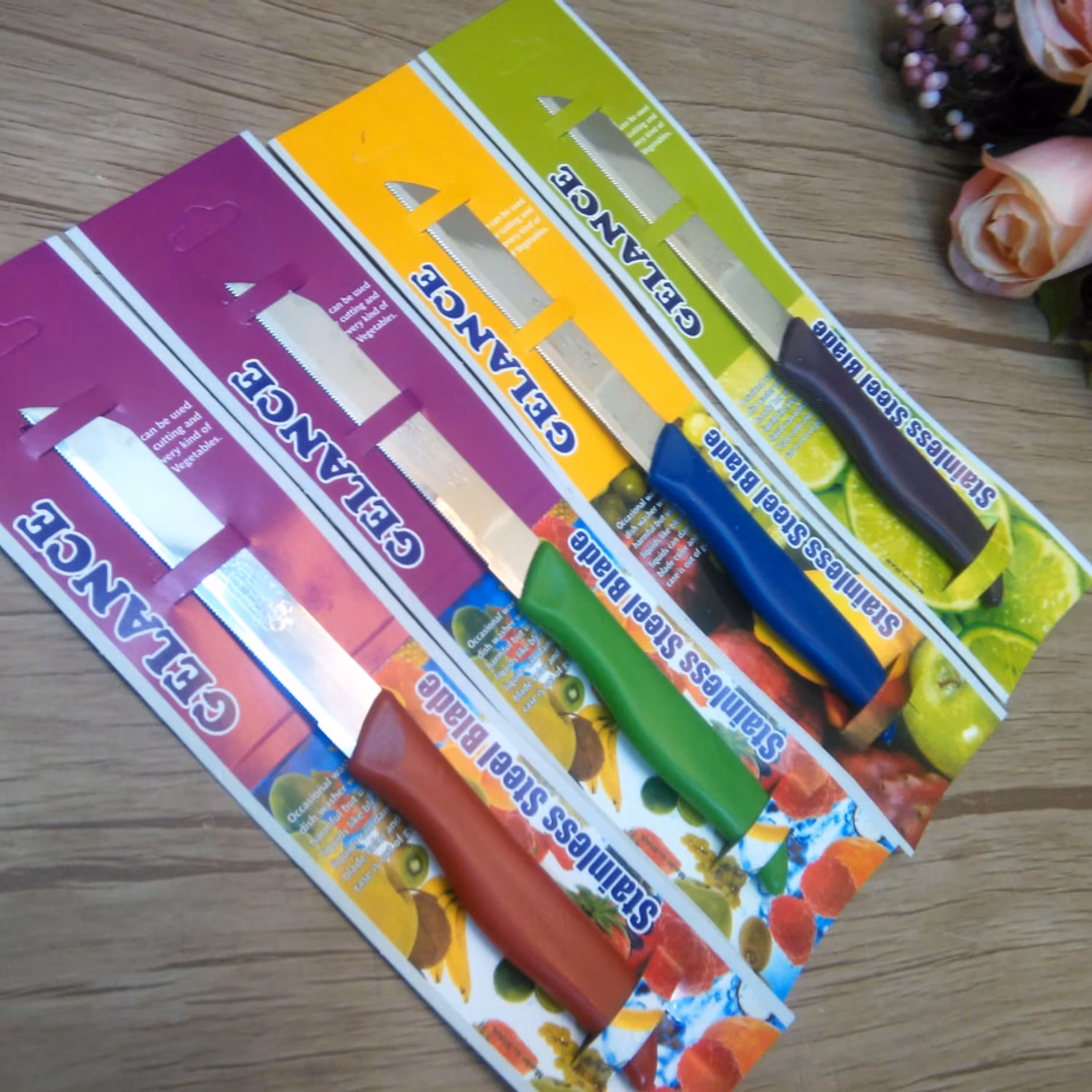 چاقو اره ای دسته پلاستیک و تیغه استیل ارزان رنگ آبی کمرنگ