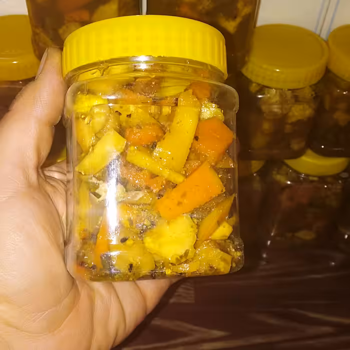 ترشی میوه های استوایی (پاپایا نارگیل) مخلوط سیفی‌جات با سرکه انگور خمره‌ای