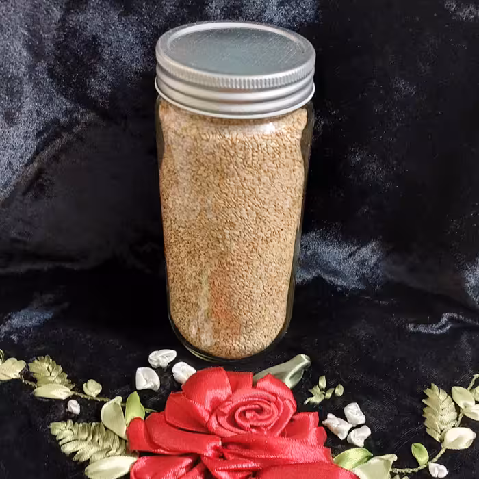 کنجد قهوه ای دستچین 340 گرمی در ظرف شیشه ای