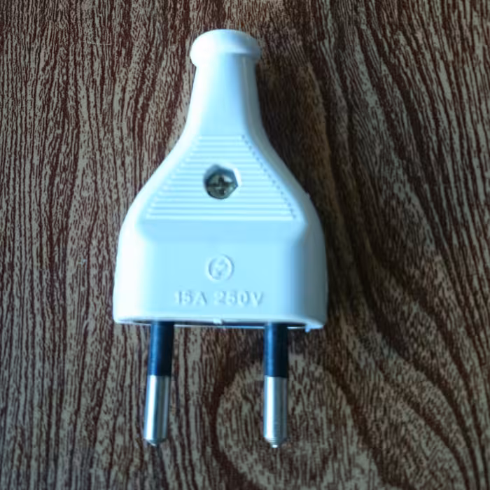 دوشاخه ساده سفید