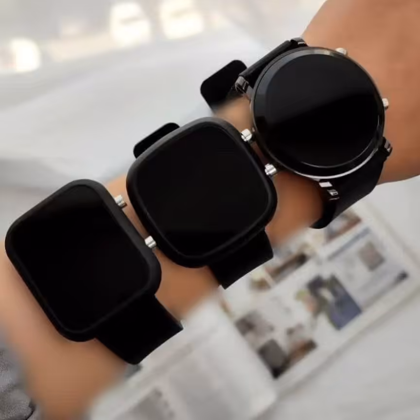 ساعت مچی ال ای دی بند رابر نور قرمز مدل دو دکمه .