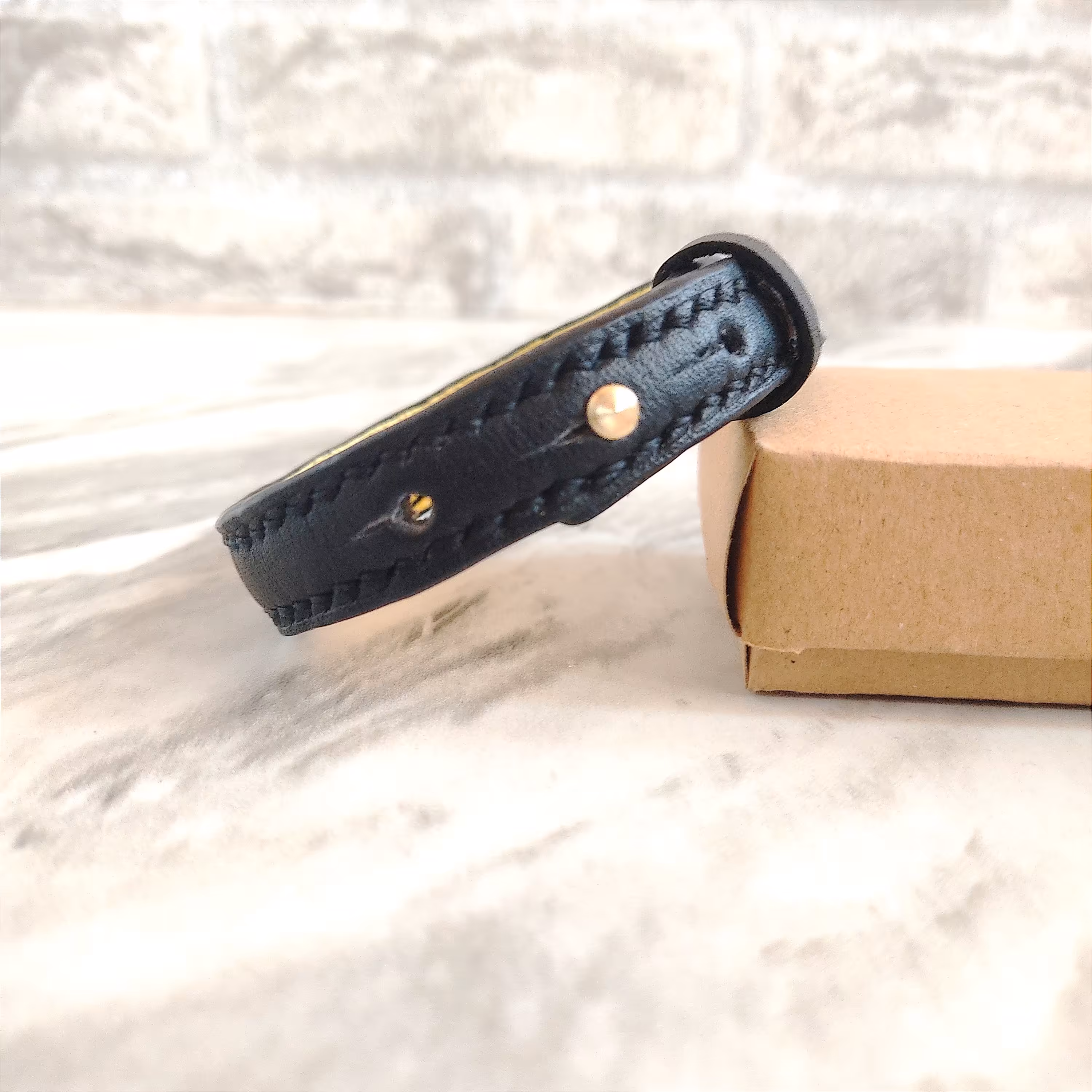 دستبند دولایه چرمی دست دوز با رنگ لبه حرفه ای