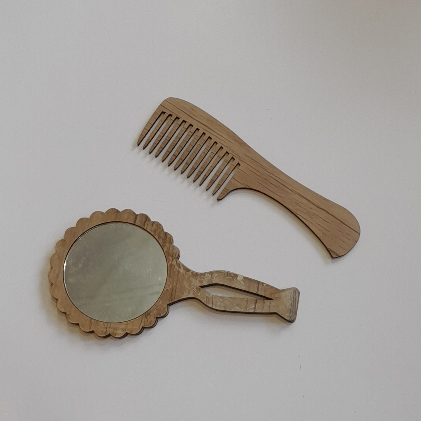 ست آینه و شانه چوبی