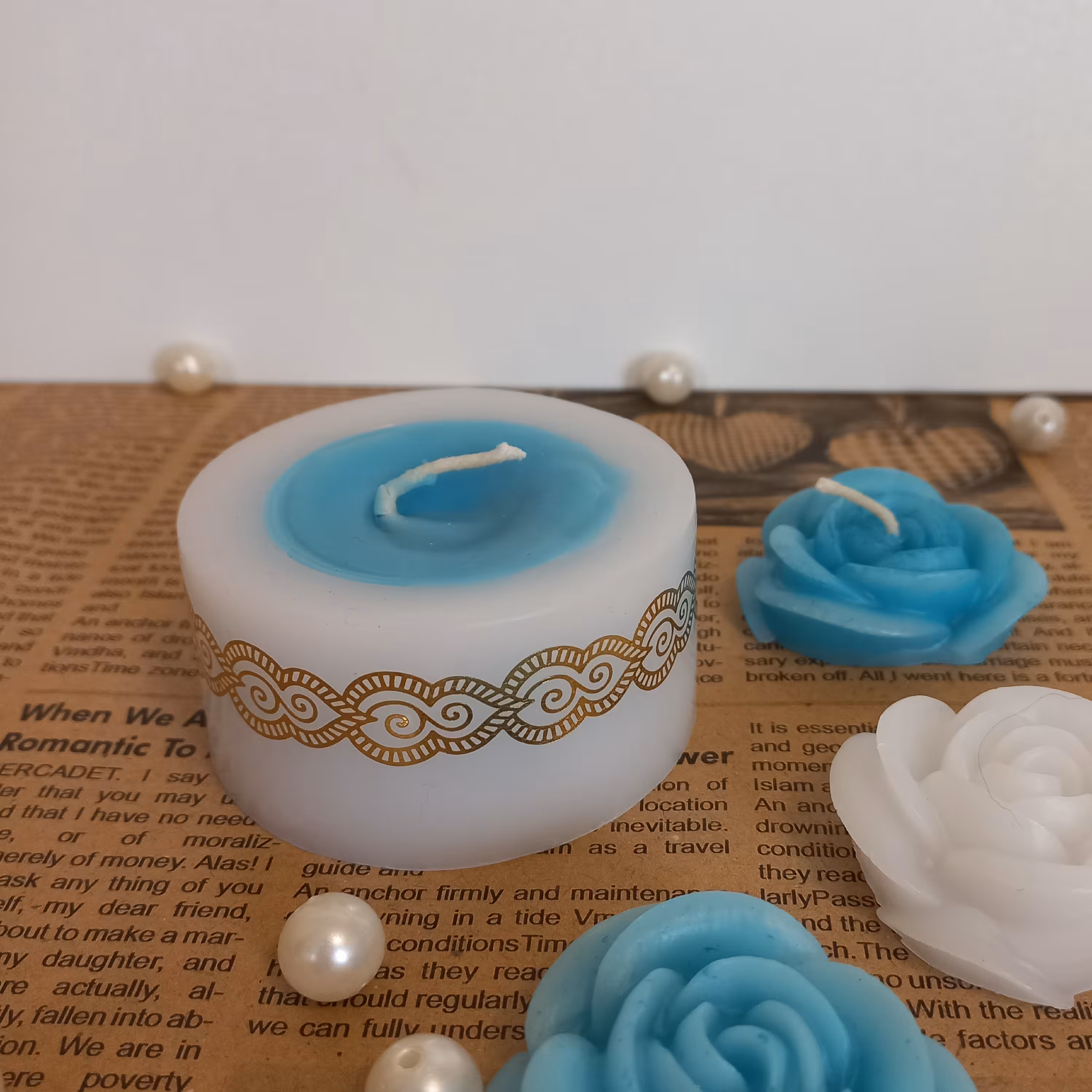 شمع فانوسی دستساز قابل سفارش در رنگها و طرح های متنوع