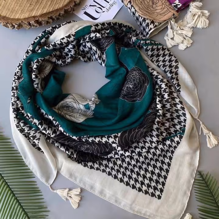 روسری نخ پنبه وارداتی قواره 140 دور دوخت منگوله دار 