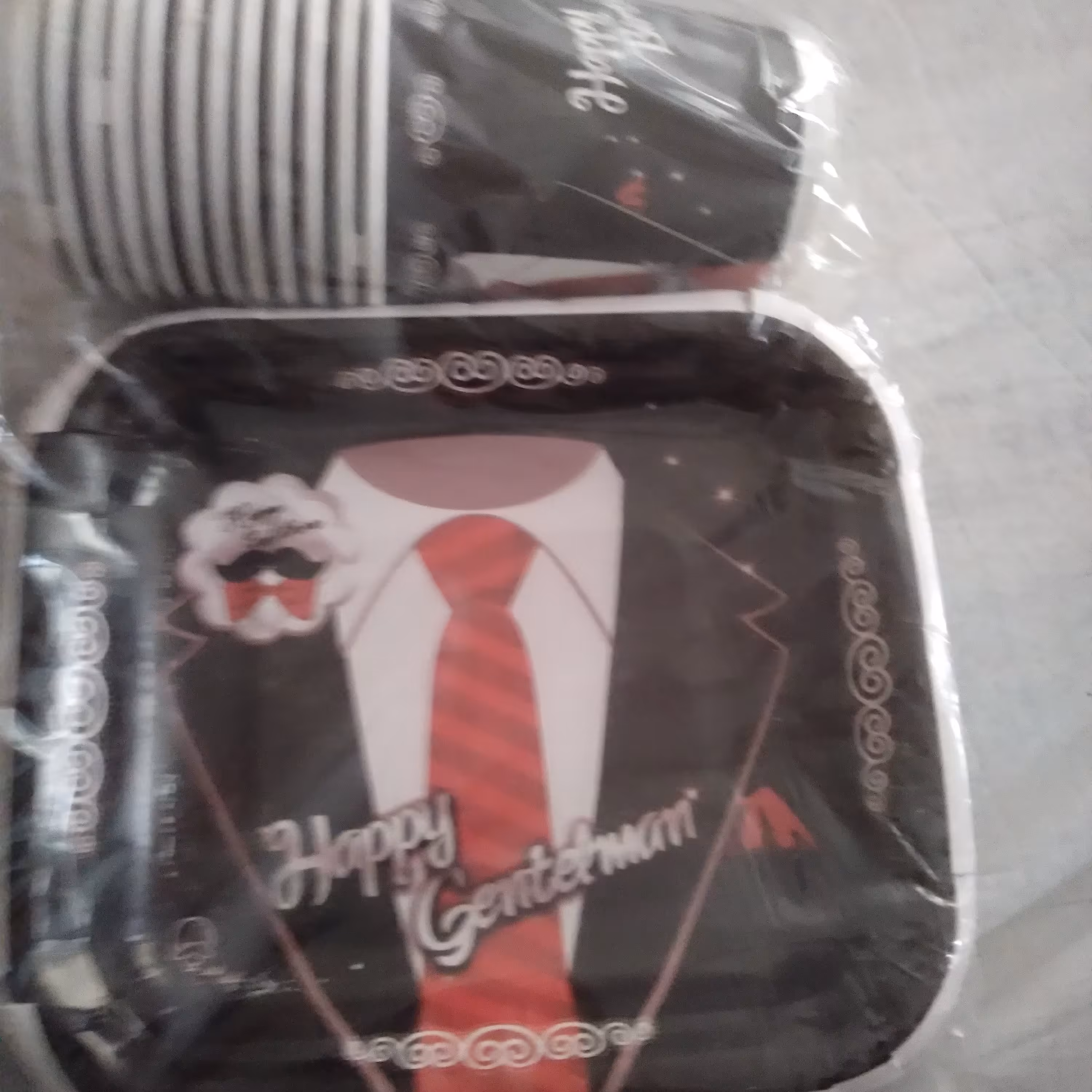 بشقاب و لیوان طرح کروات