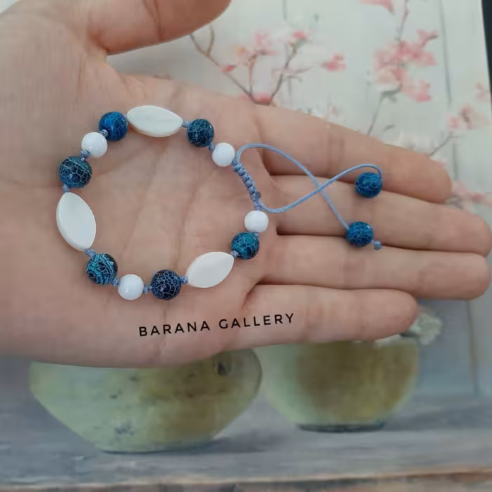 دستبند تمام سنگ آبی سفید صدف و عقیق