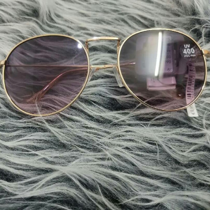 عینک آفتابی uv400 اورجینال تضمینی دارای شناسنامه اصالت کالا