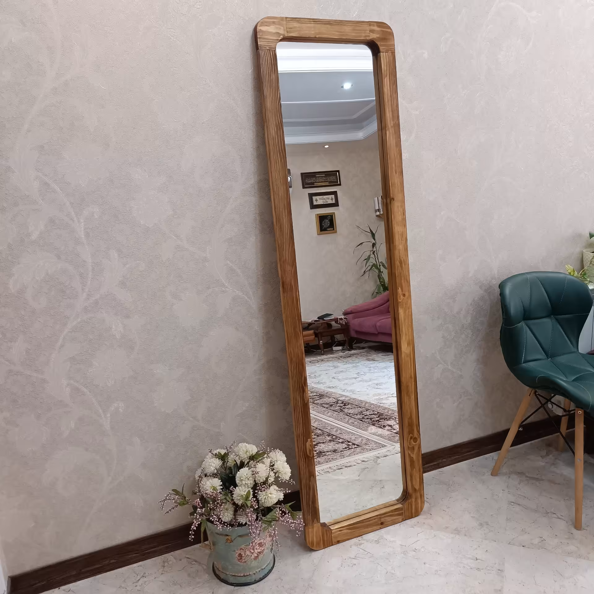 آینه قدی تماما چوب نراد روسی با ابعاد 120 در 80 به همراه گنجشک چوبی