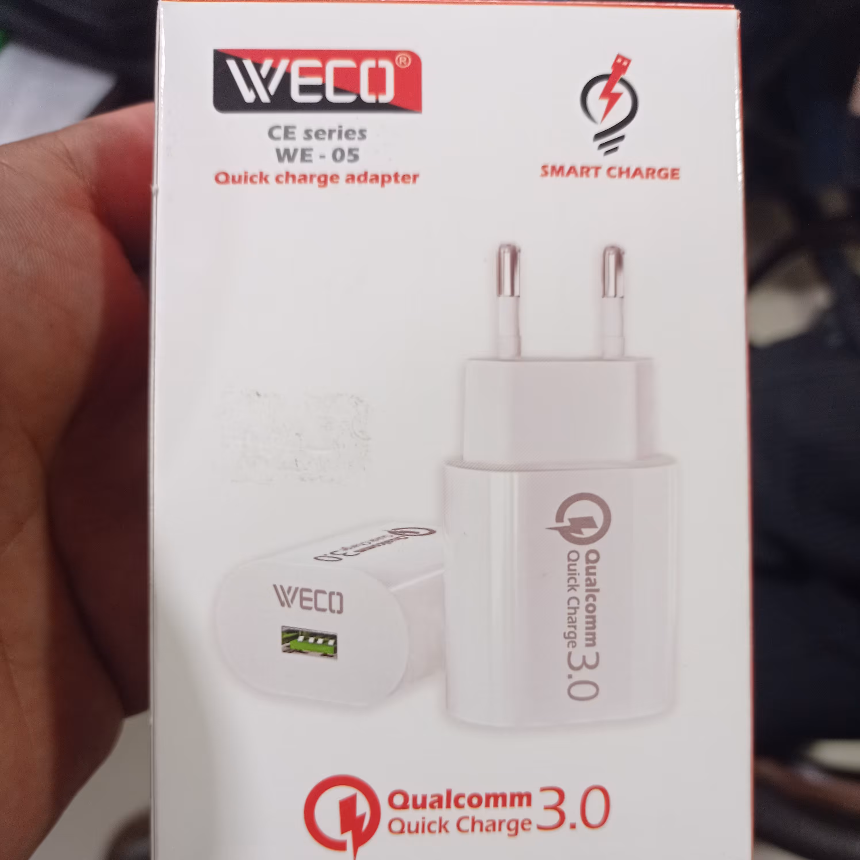 شارژر سوپر فست ، we-05 ، کیفیت عالی ، 3 آمپر ، ایرانی ، ضد آتش سوزی ، سفید رنگ و مشکی