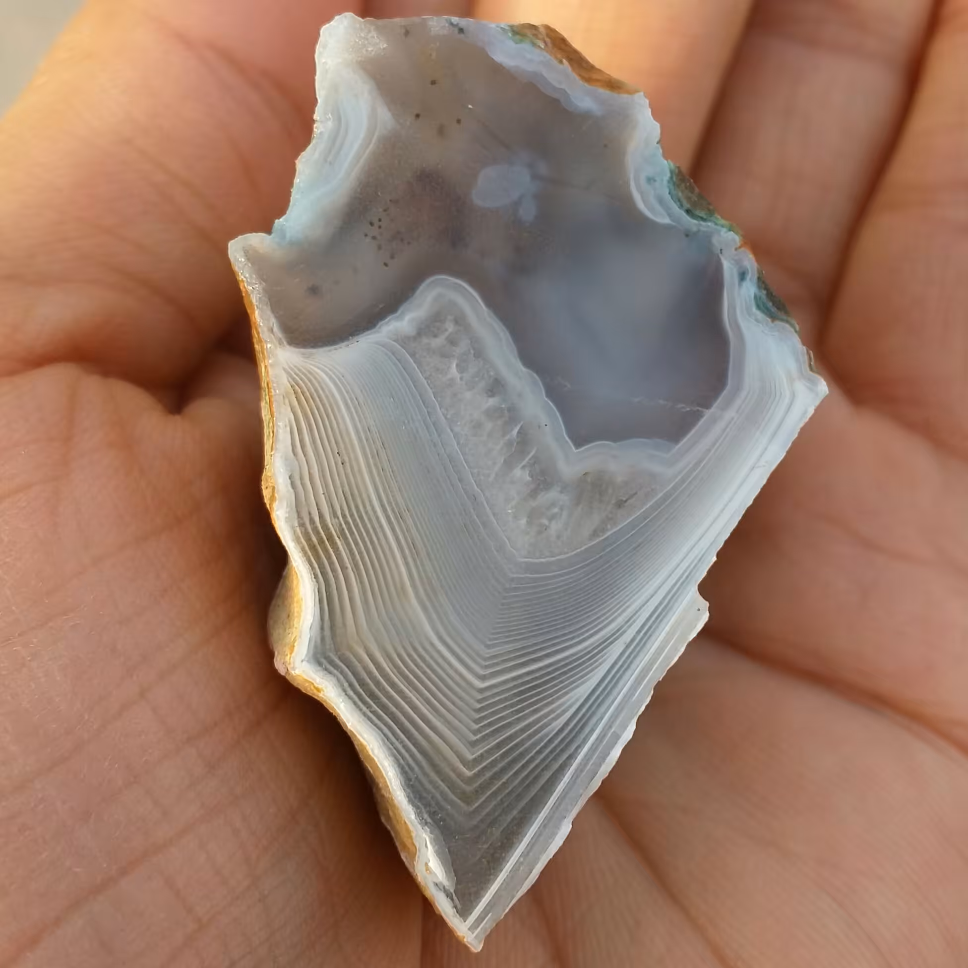 اسلایس سنگ راف عقیق سلیمانی 3 بعدی  منظم تکرار نشدنی 100 در 100 طبیعی شاااهکار خلقت دیدنی
با قابلیت ساخت چند نگین محشر
