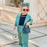 کالکشن بهار و تابستان

مدل کت  شلوار   تاپ  و کمربندو دو عدد گیره پاپیونی


6تیکه 

کمربند چرم مشکیه