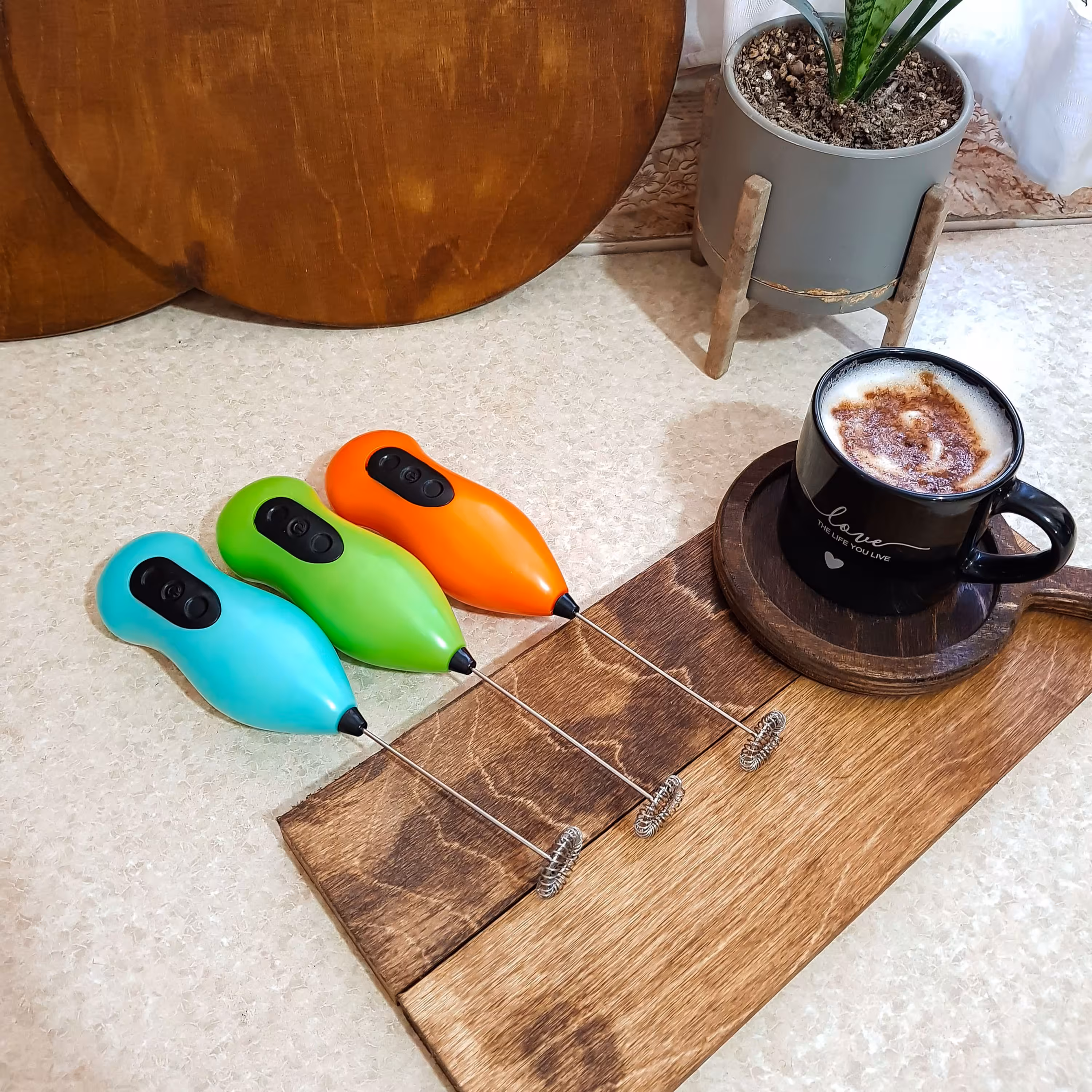 همزن کف ساز  شیر و کاپوچینو و قهوه و تخم مرغ در چهار رنگ