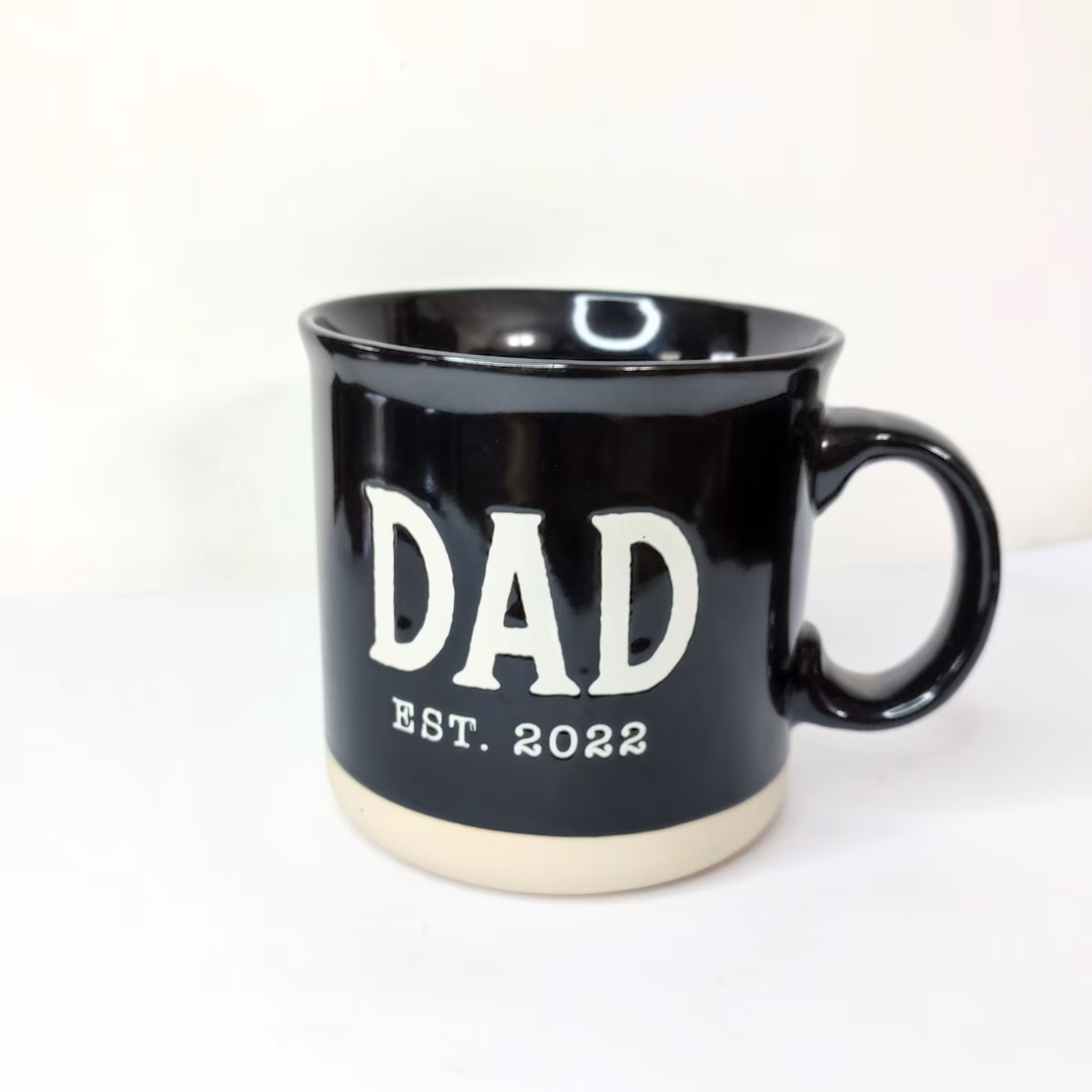 لیوان ، ماگ بزرگ سرامیکی خارجی  لعاب داخل و بیرون ماگ با کیفیت طرح روی ماگ حکاکی شده و با کیفیت بالا