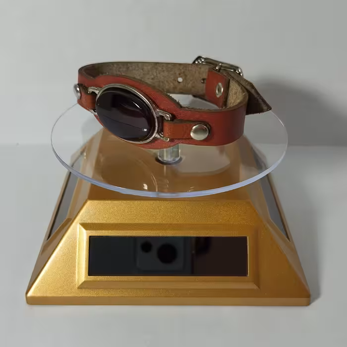 دستبند چرم طبیعی مناسب جوانان،خانم ها وآقاین خوش سلیقه به همراه سنگ عقیق