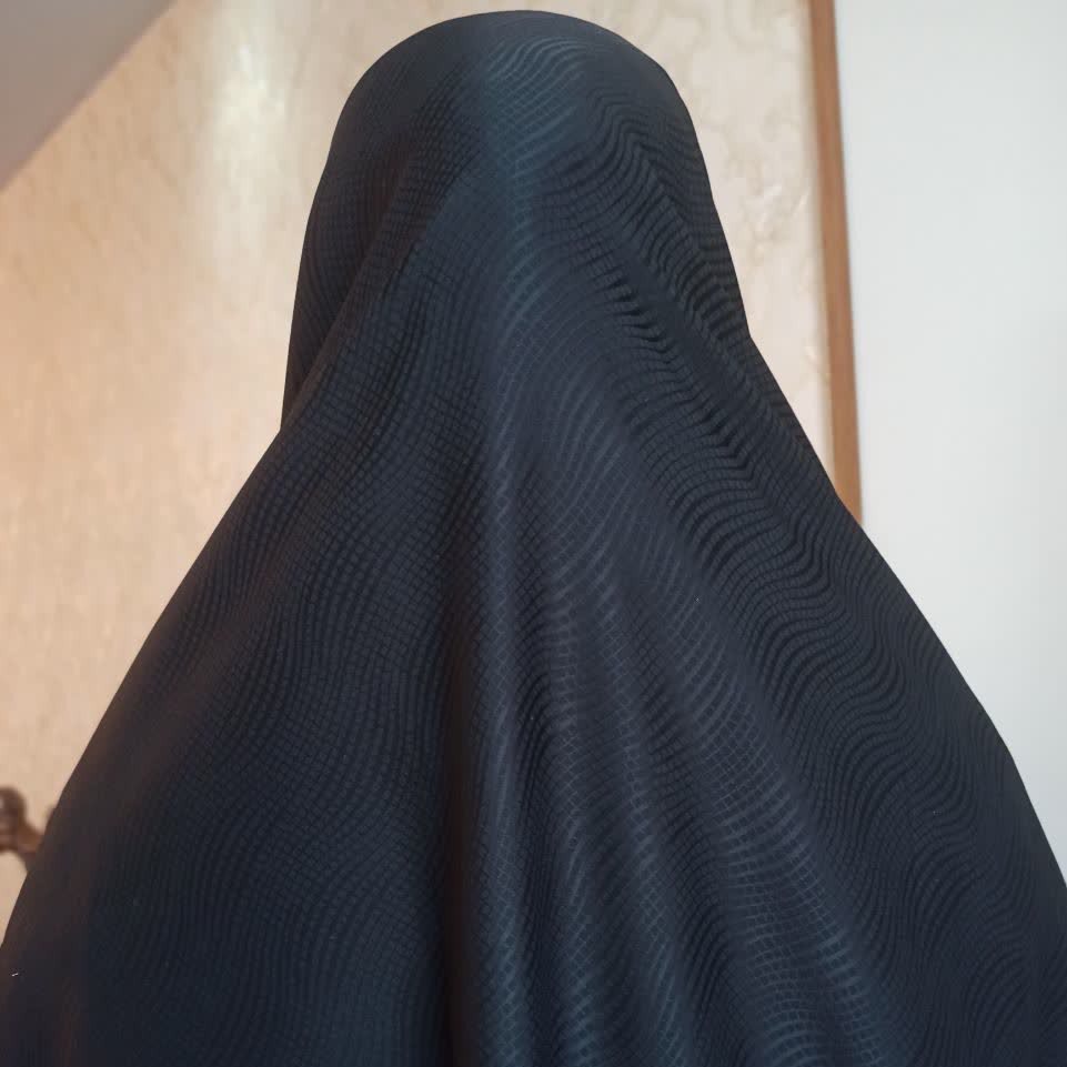چادر مشکی جنس نخ ژاپن طرح دار (قواره ایی )