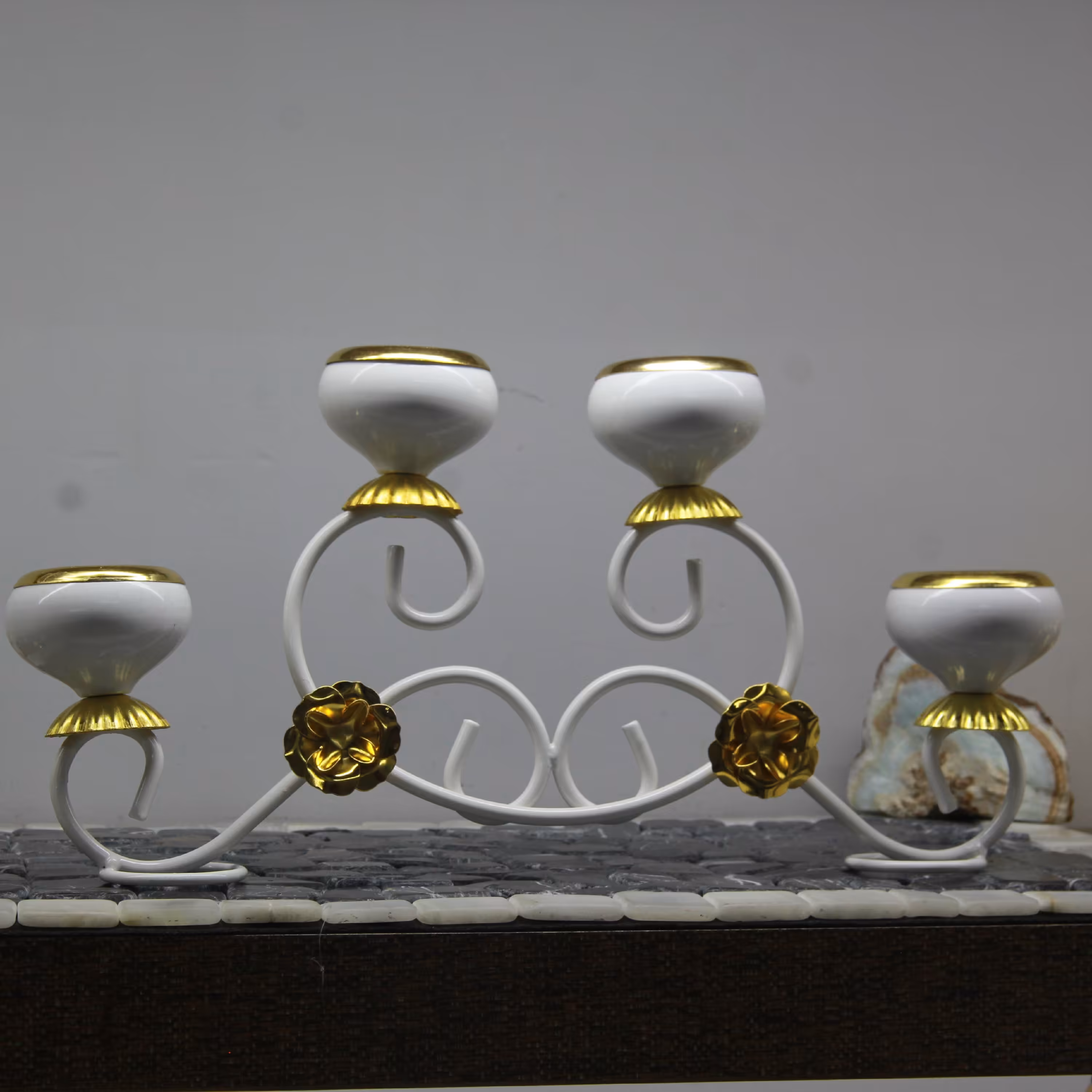 شمعدان  چهار شعله جاشمعی دکوراتیو  مخصوص کادویی اوپن کنسول و میزتلویزیون 