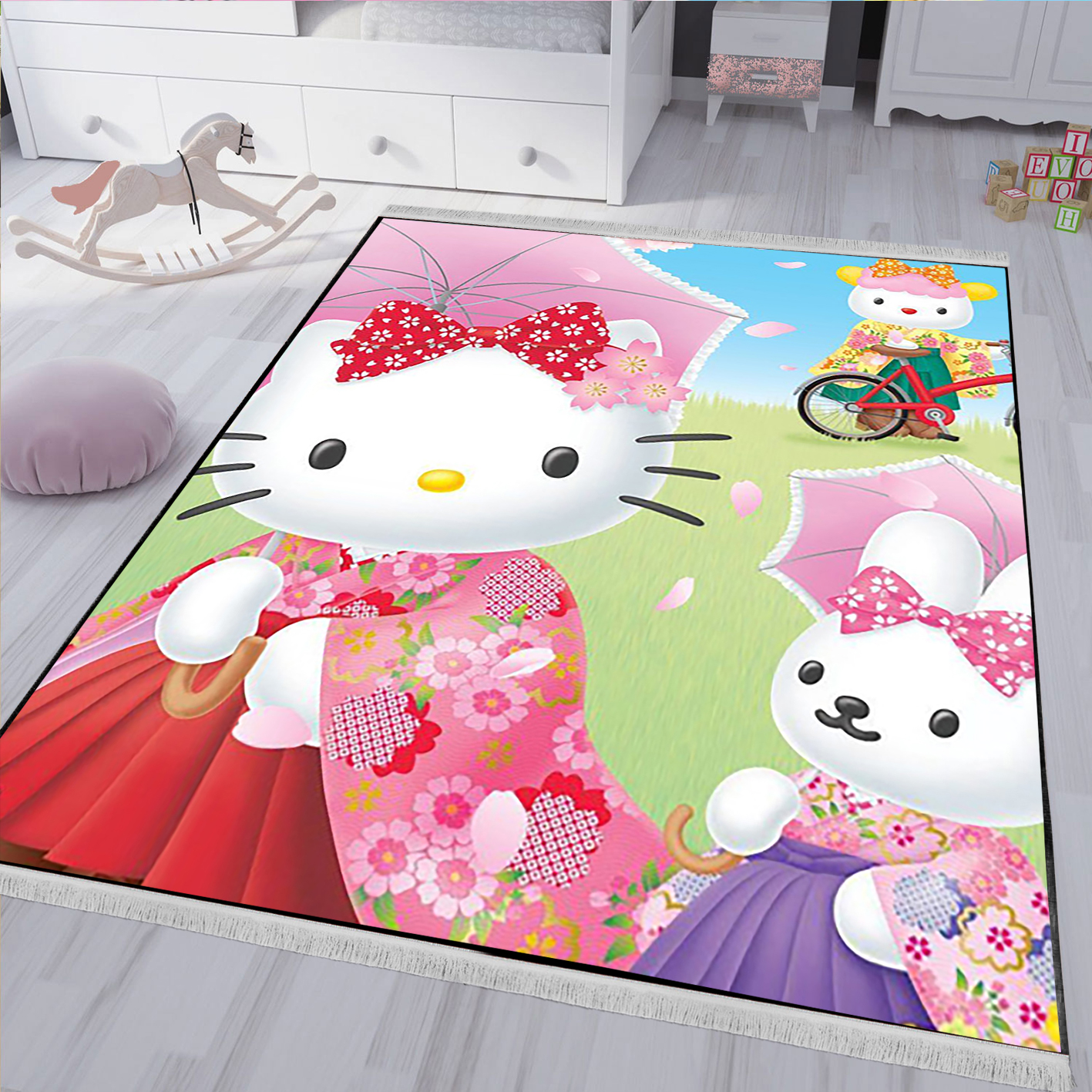 فرشینه طرح کیتی با لباس و تم کره ای و زمینه روشن bas-5610
