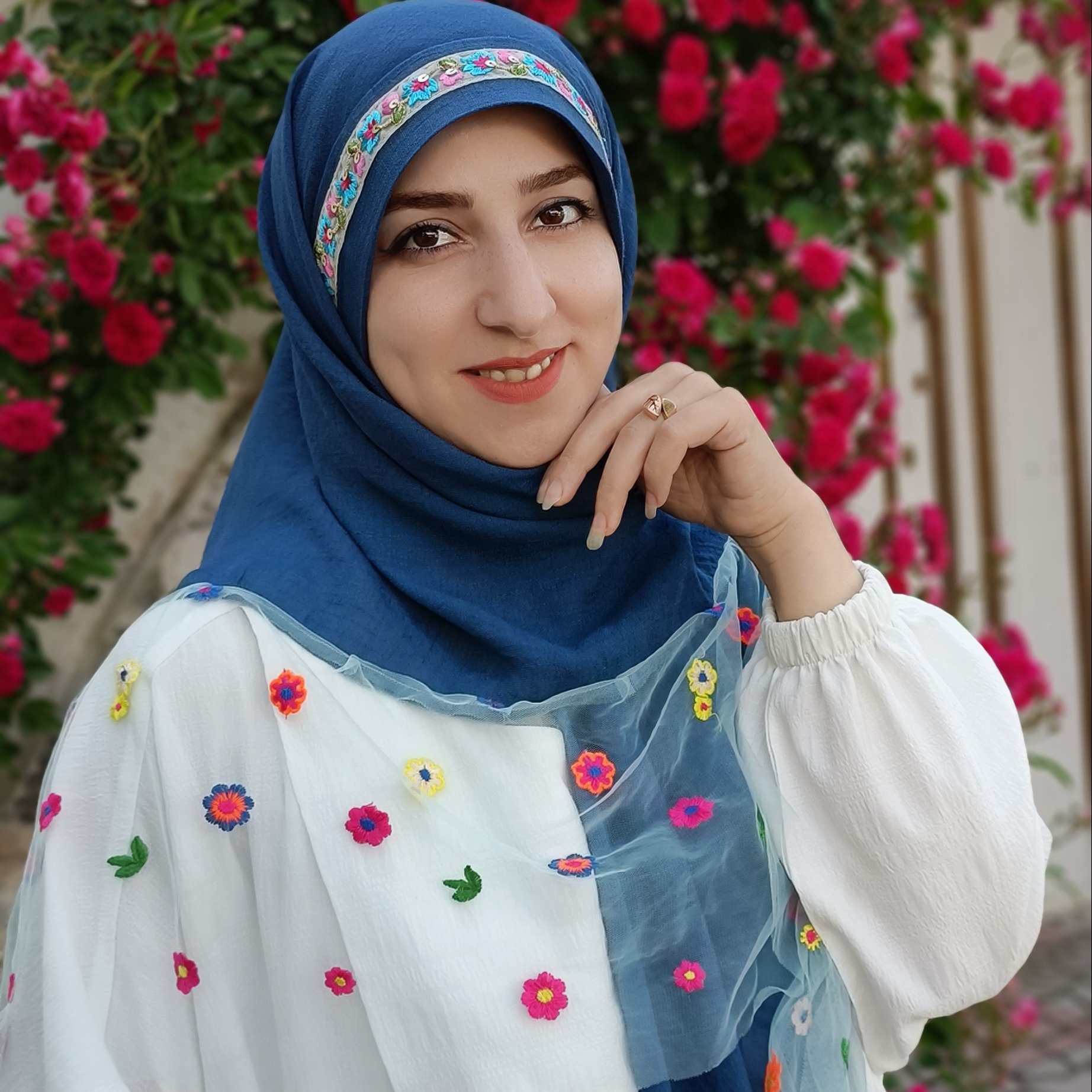 هدروسری شیک مجلسی با تور گلدوزی ابریشمی