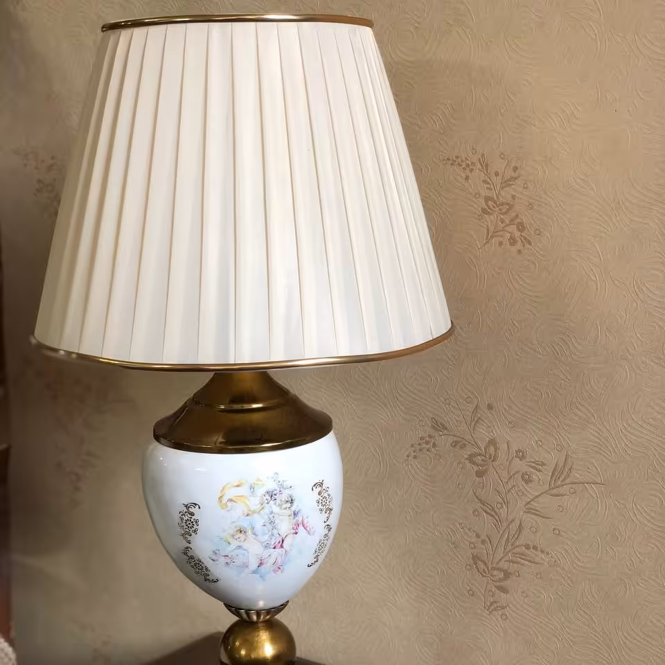 آباژور آنتیک رومیزی شیک با ارسال رایگان به سراسر ایران