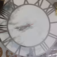 ساعت رزینی با موتور تایوانی(هزینه ارسال با مشتری عزیز است ،پسکرایه)