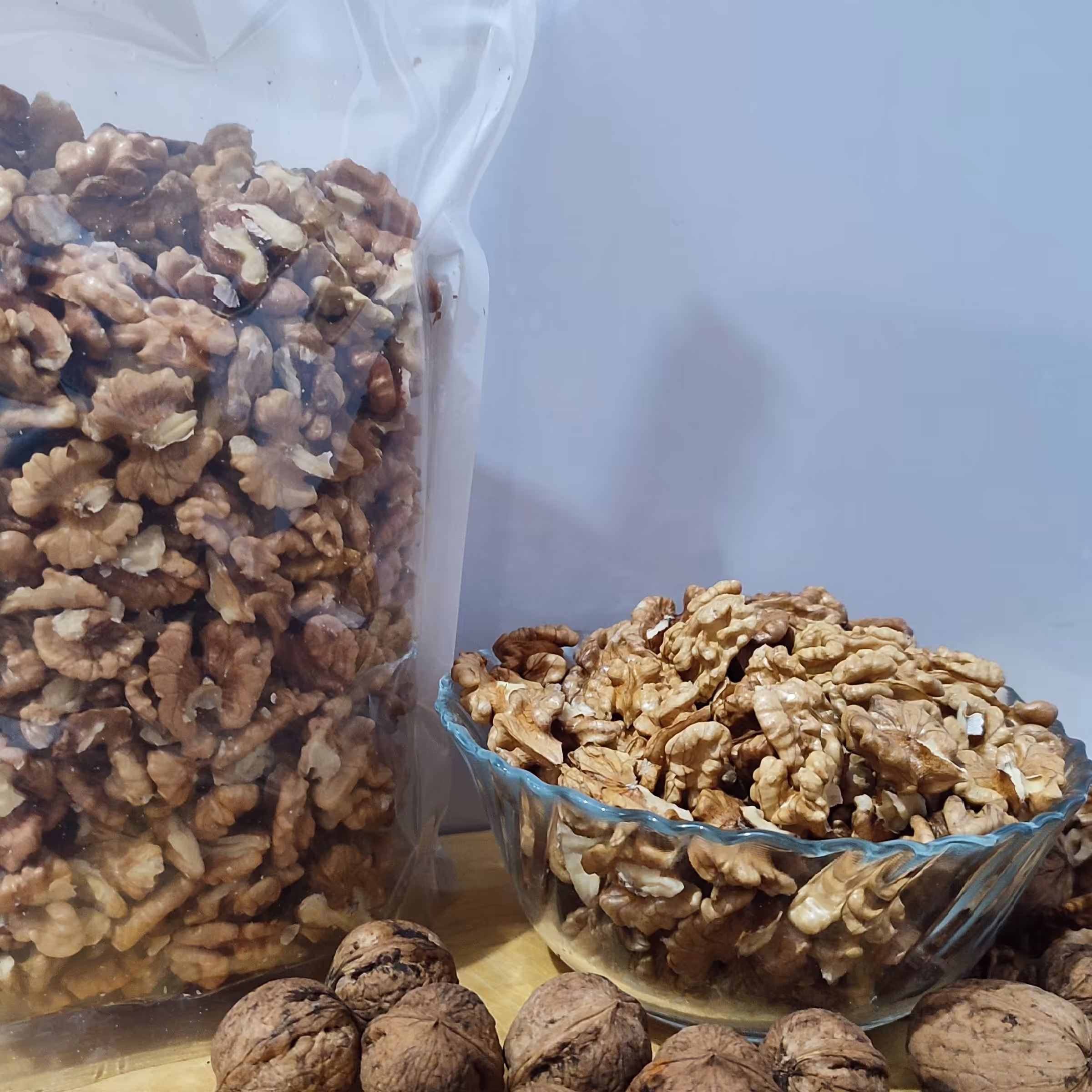 مغز گردوی ایرانی پوست نازک در بسته بندی های 800گرمی (پس کرایه)