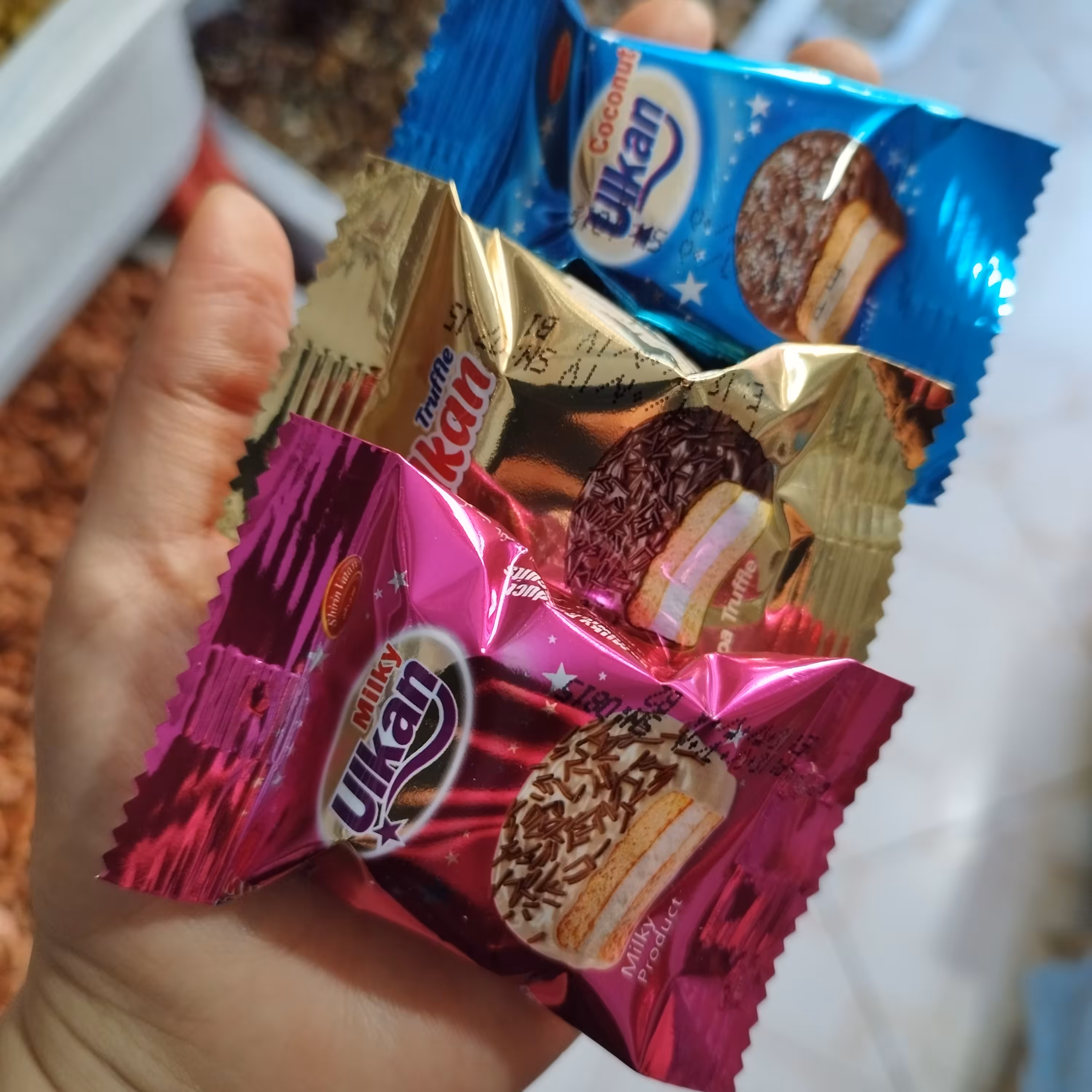 شکلات شیرین عسل کوچک (یک کیلو)روکش کاکائو شیرین عسلی والس شکلاتی